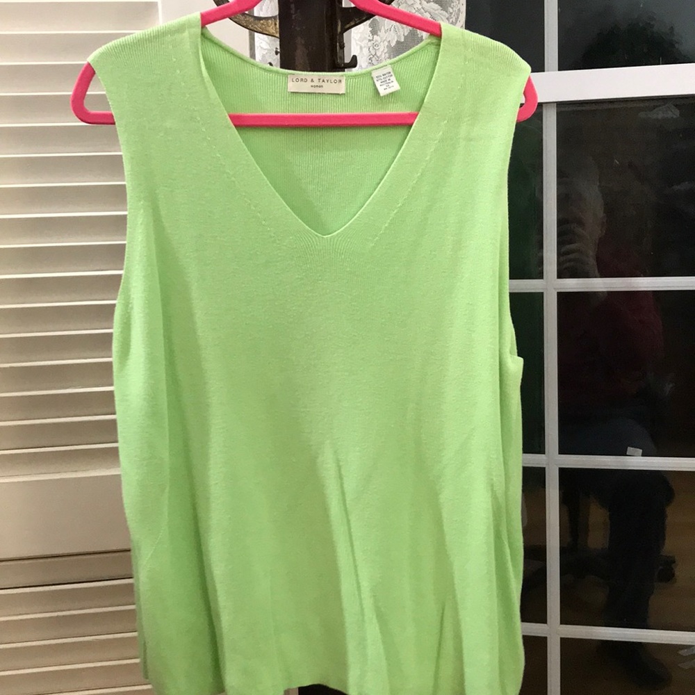 Lord & Taylor sleeveless top. Great lime color; 1X